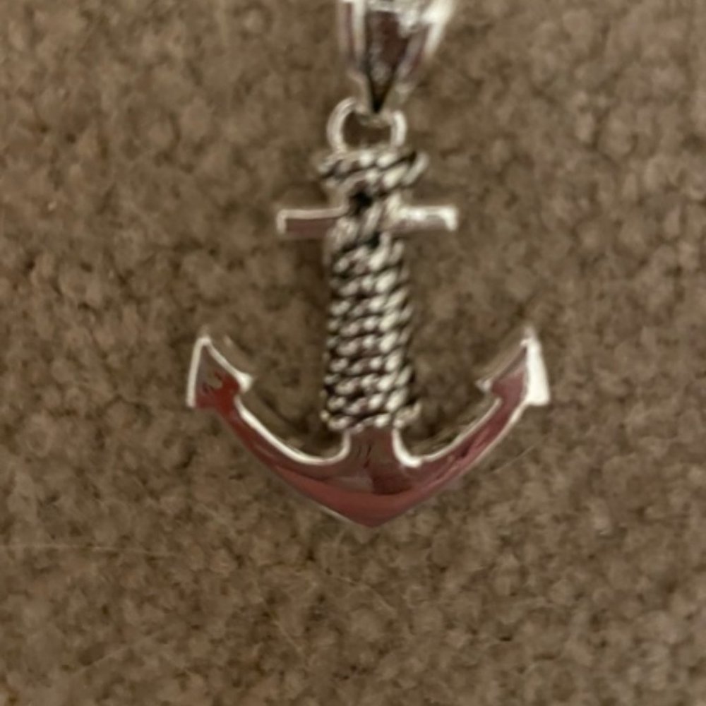 Silver anchor pendant, large opening top NWOT